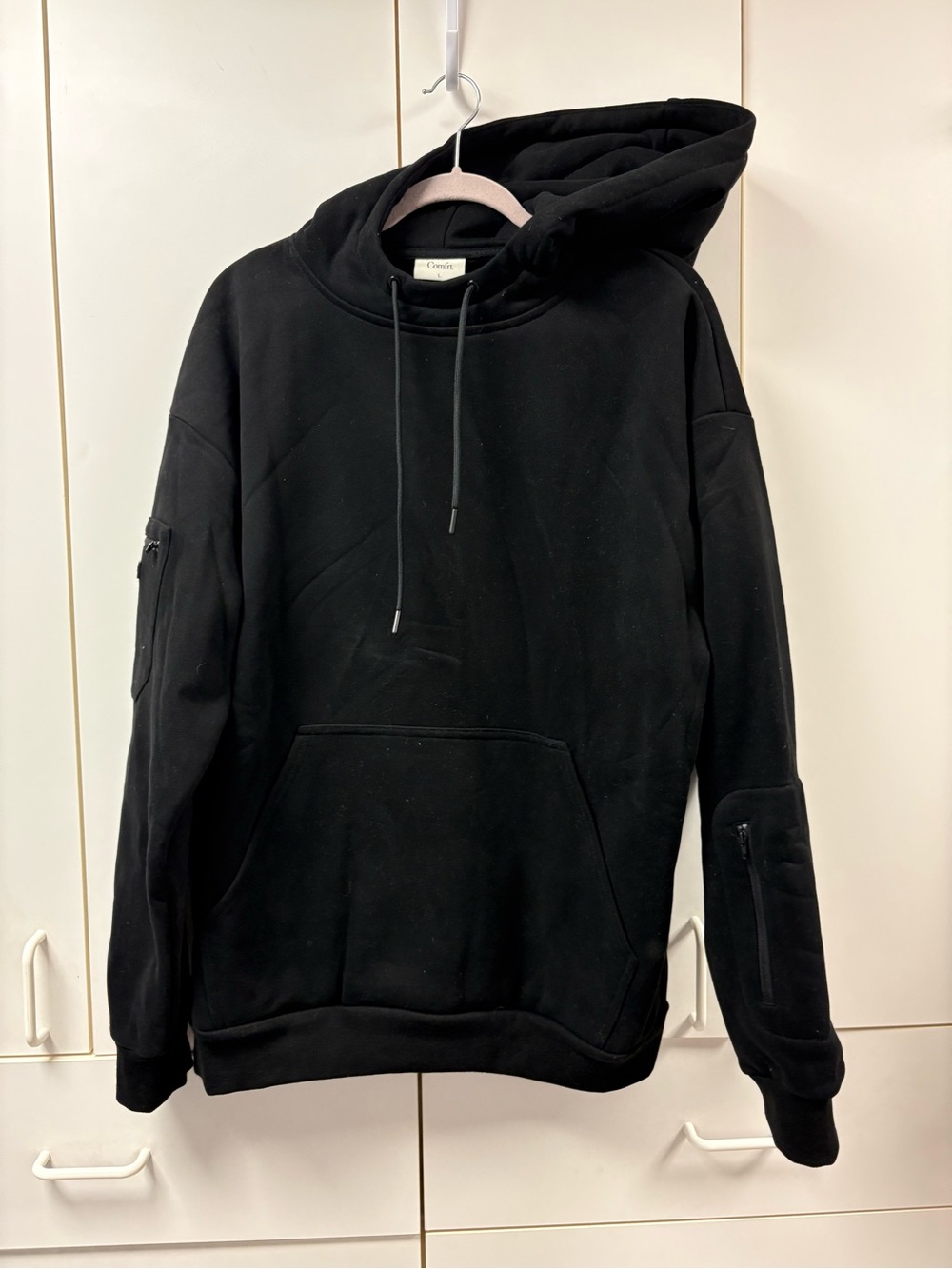 Comfrt Travel Sweatshirt with Sleeve Zip Pockets
